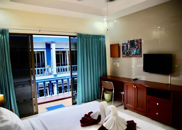 The Club Inn - Kamala Beach