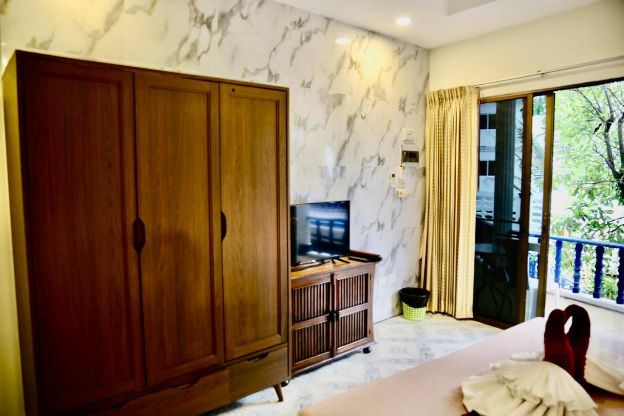 The Club - Kamala Beach