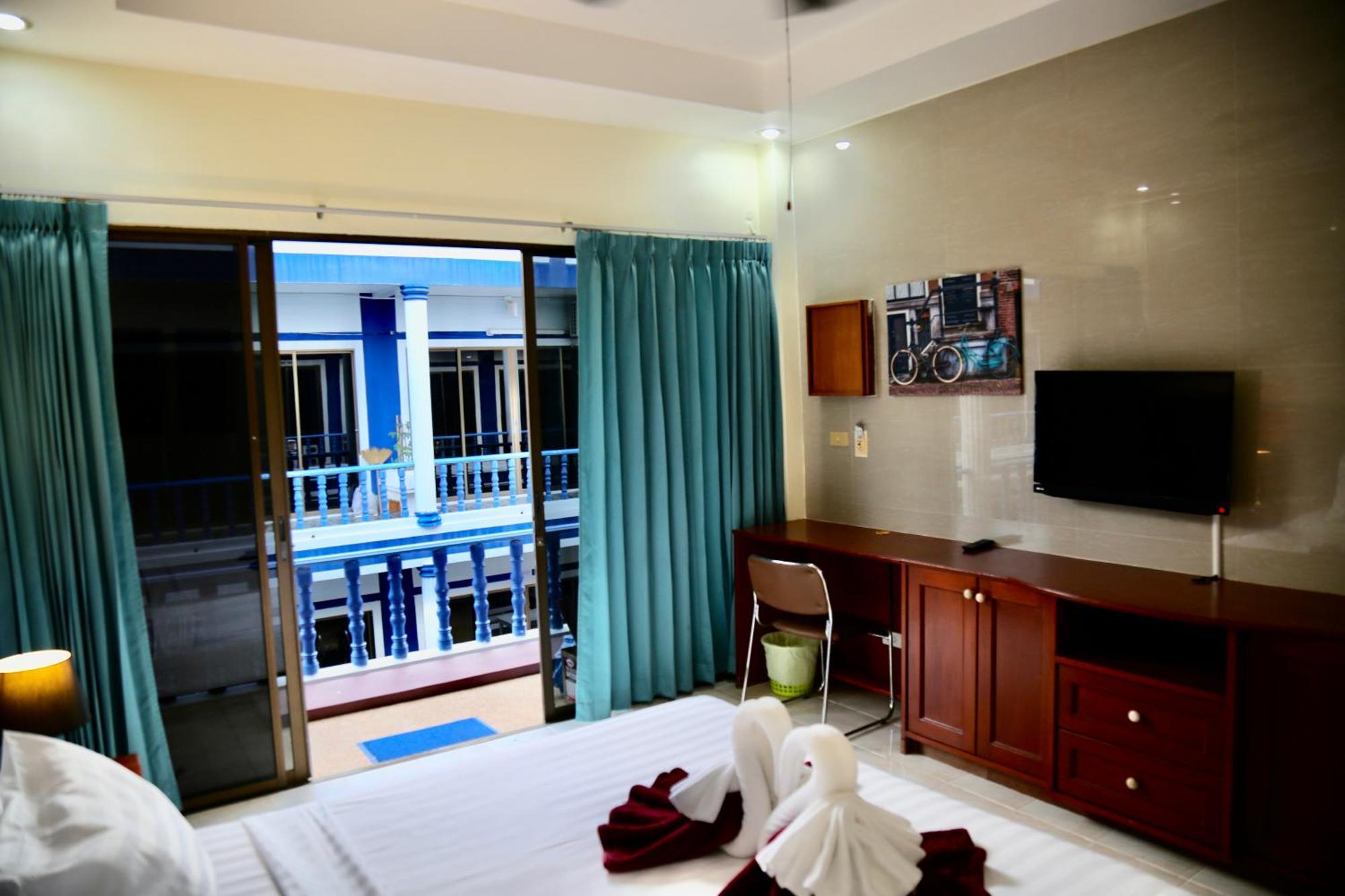 The Club - Kamala Beach